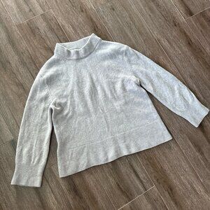 Country road very soft 100% wool Italian yarn light grey Sweater M